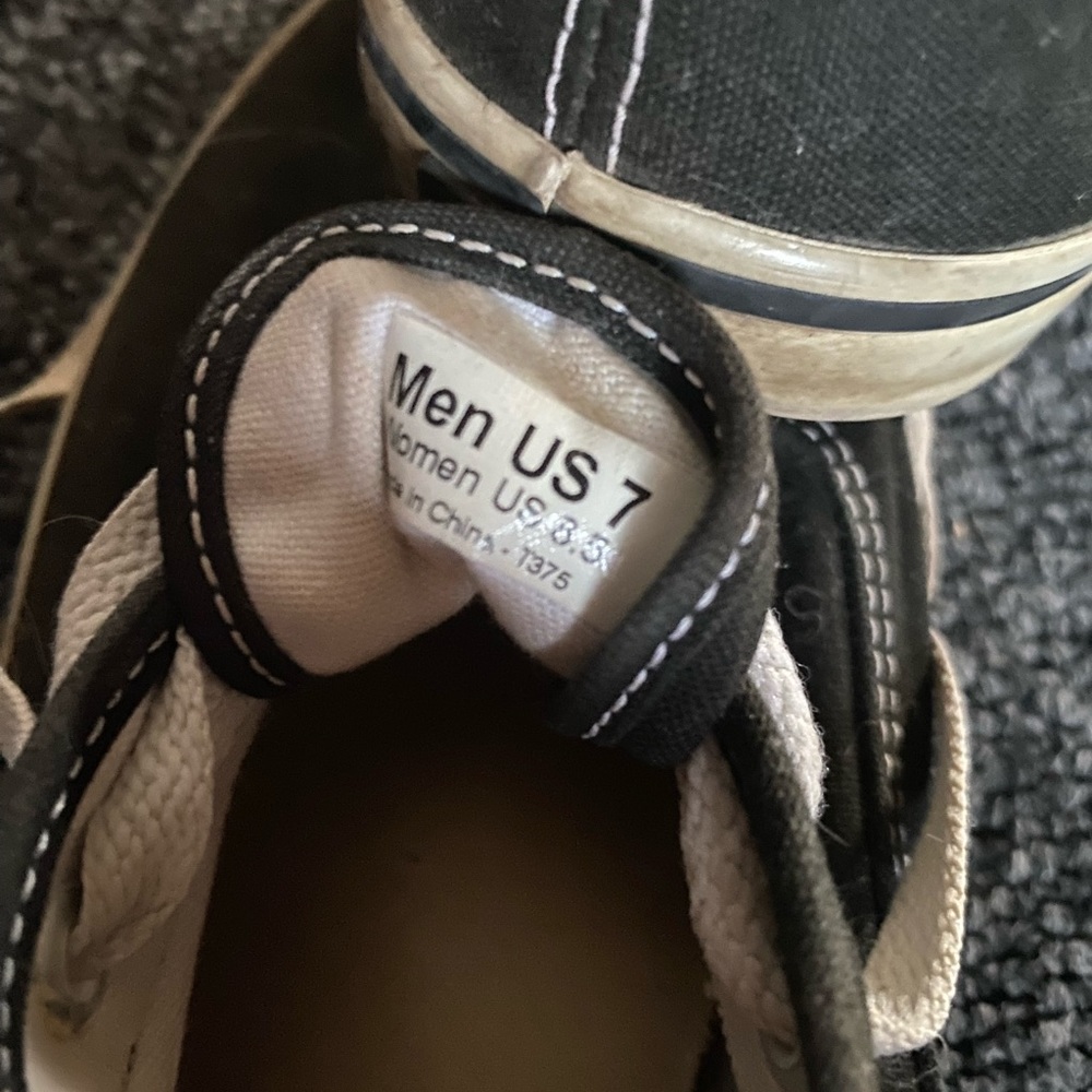 Vans - Picture 2 of 3